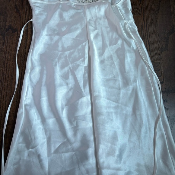 Linea Donatella Ivory Satin Chemise with Lace Detail - Picture 5 of 5